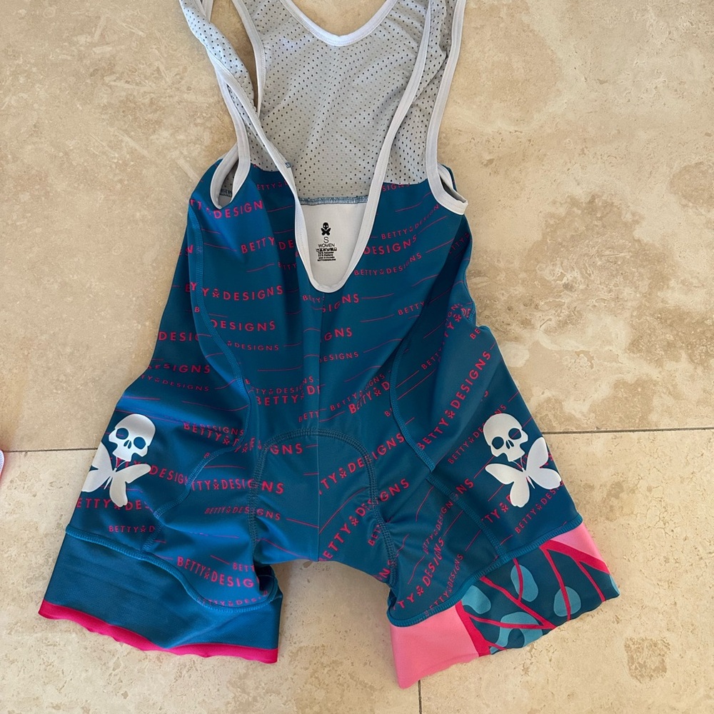 Betty design cycling kit size small - Picture 3 of 4